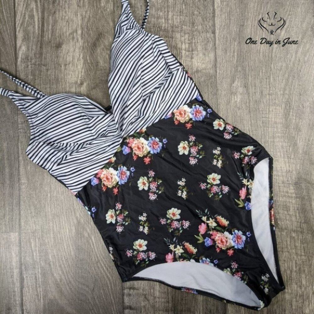 SouqFone Ruched Criss Cross One Piece Size L